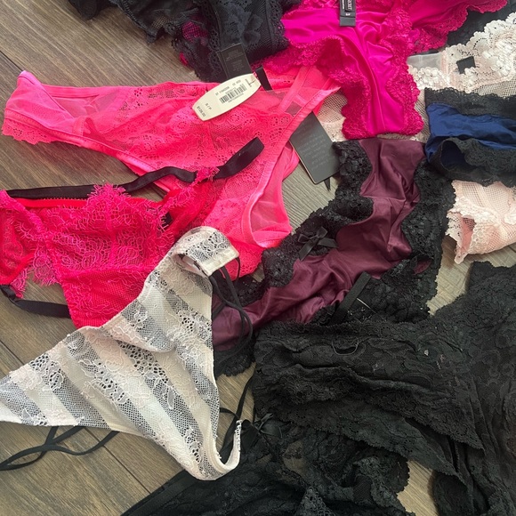 Victoria’s Secret lot!! Panties and bralettes and lingerie - Picture 5 of 16